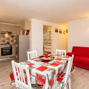  Apartament Sweet Station